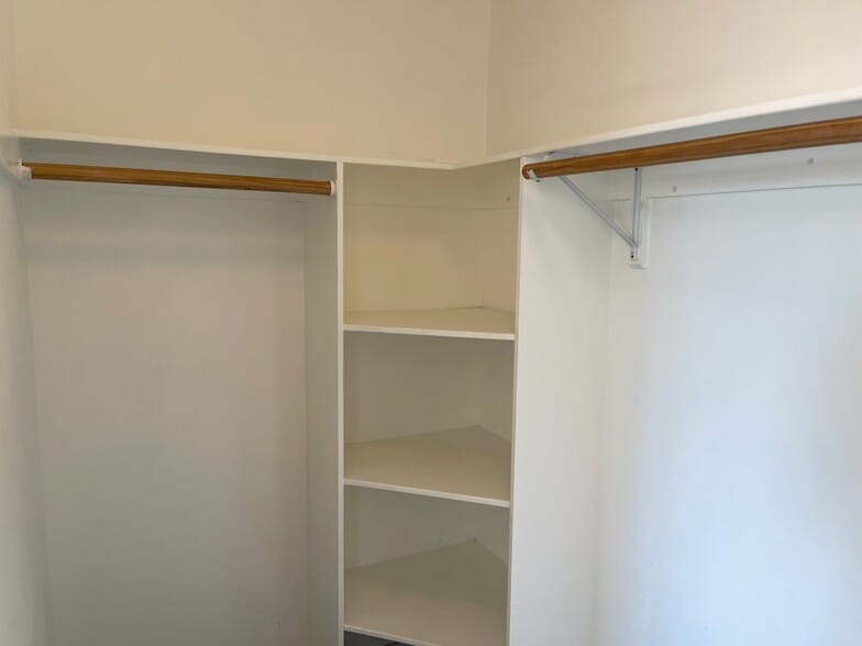 Building Photo - 479 Nassau Ave