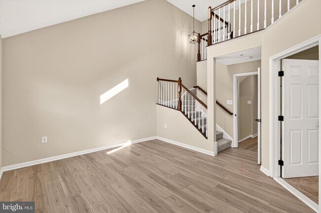 Building Photo - 6126 Madison Crest Ct