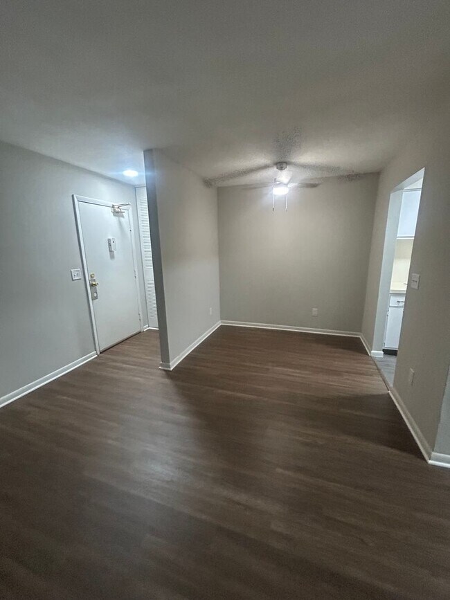 Building Photo - 306 Orchard Trace Ln
