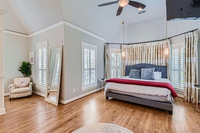 Building Photo - 2390 W 8th St