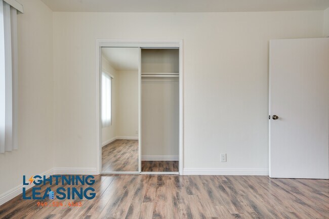 Building Photo - 1062 S Stanley Ave