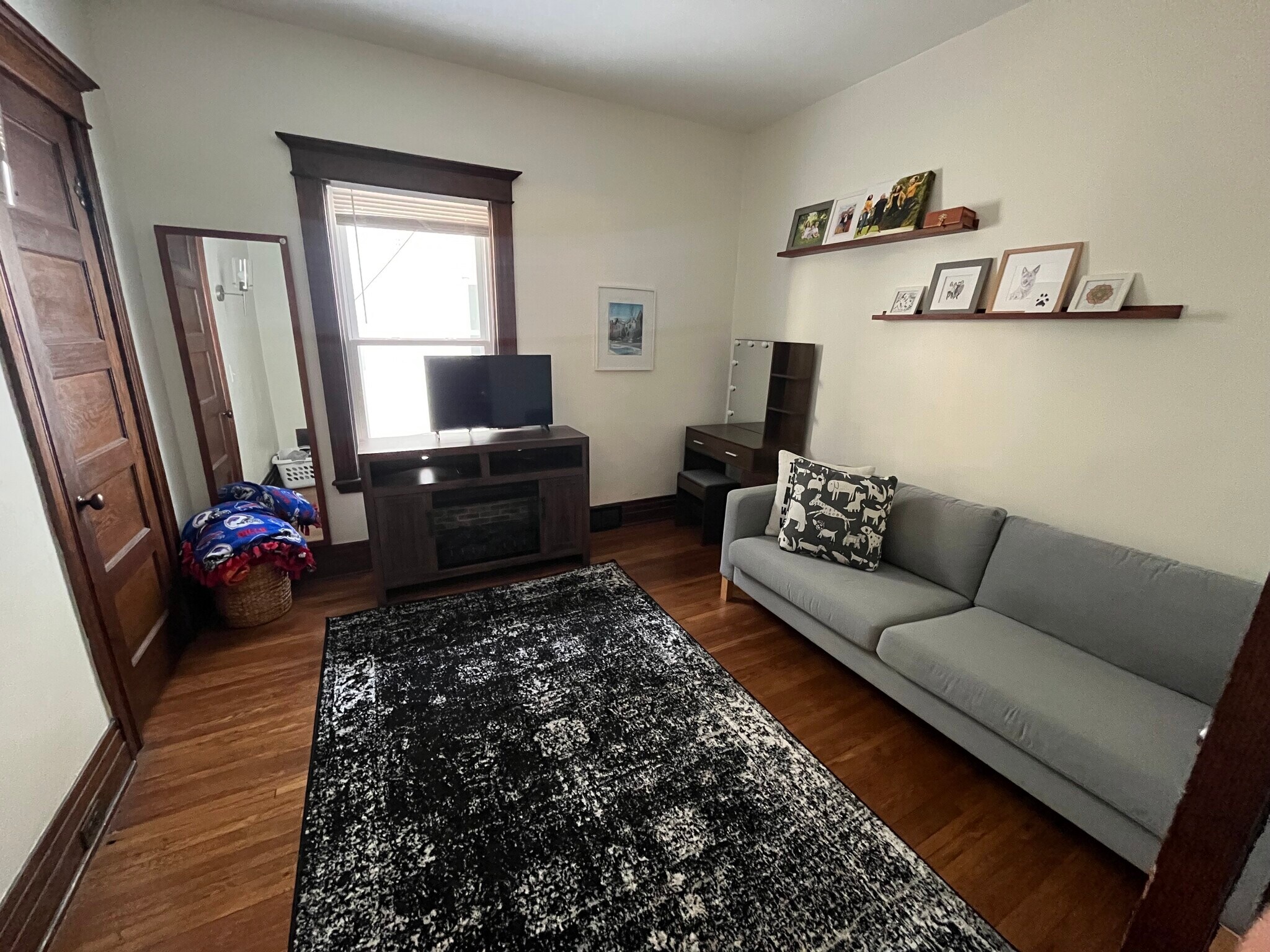 Building Photo - 166 Blaine Ave