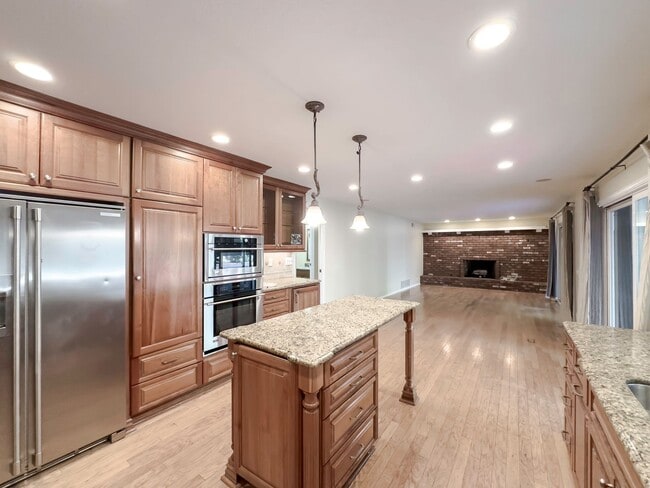 Building Photo - ~POOL HOME~ For Rent in Mission Viejo! 5 Bedrooms!