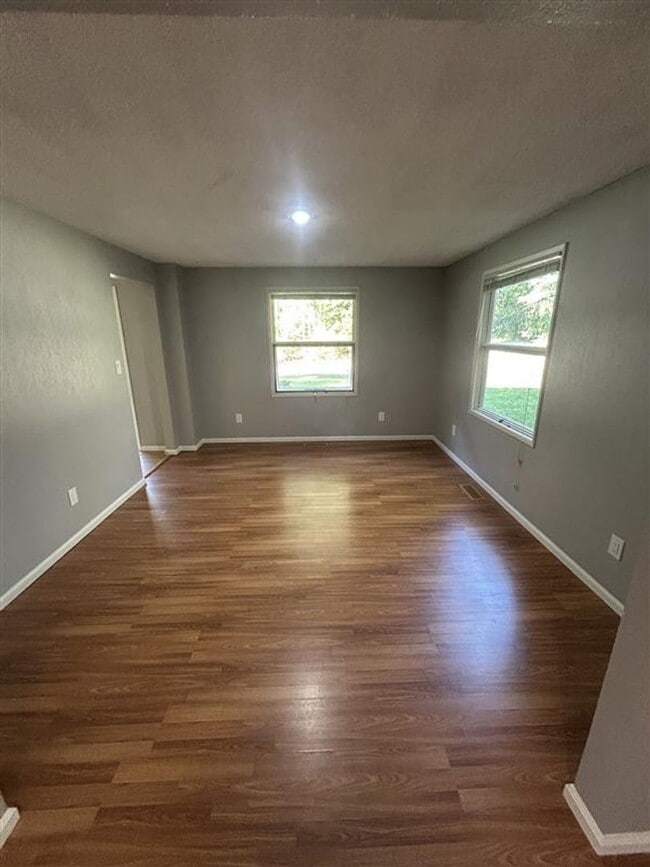 Building Photo - Three Bedroom House for Rent with Large Yard