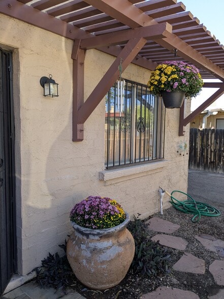 Building Photo - 4365 N La Osa Way