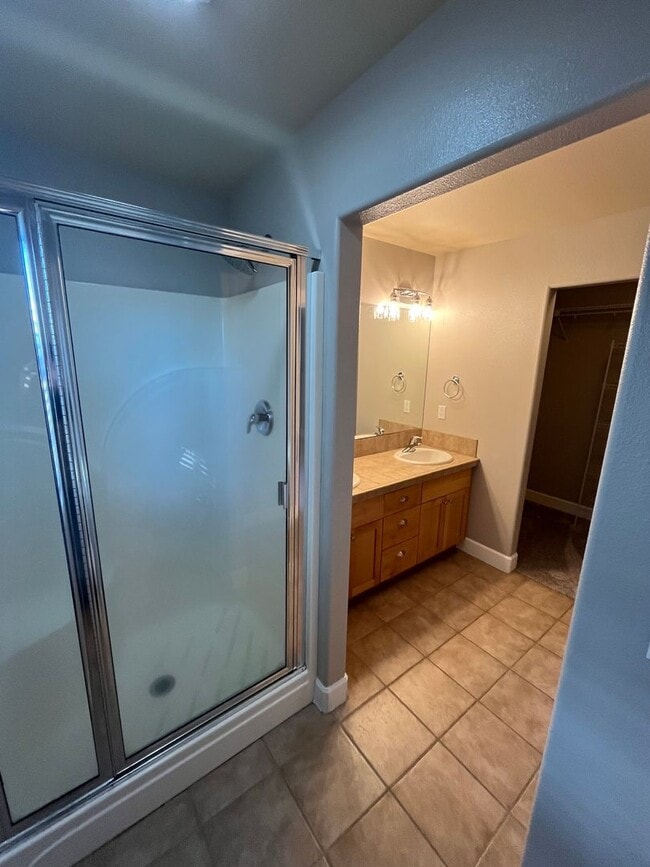 Building Photo - Beautiful and Spacious 4 Bed/2.5 Bath Home in NW Bend