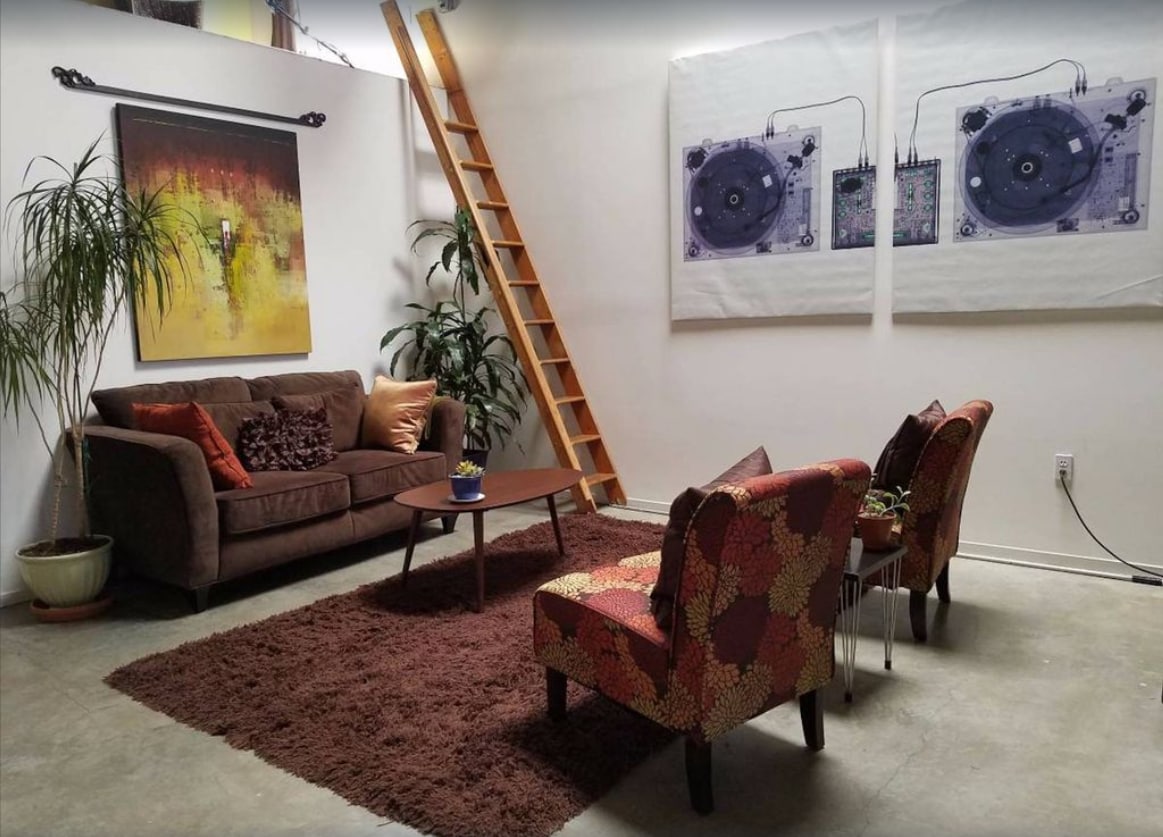 Second sitting area (space can be used for anything!) - 1924 Union St