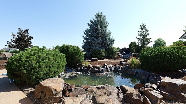 Building Photo - 143 Pine Lake Dr