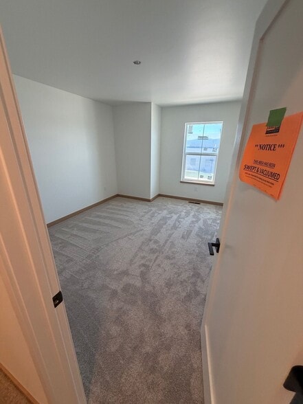 Building Photo - 603 Holstein Wy