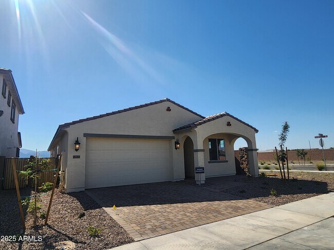 Building Photo - 11214 N 168th Dr