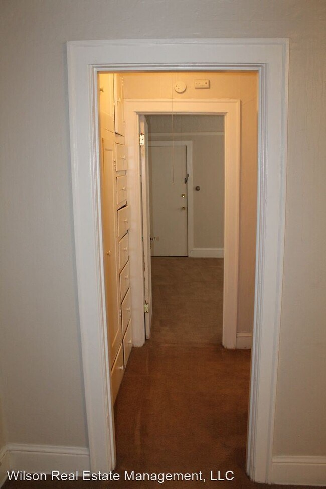 Building Photo - 1501 W Yakima Ave