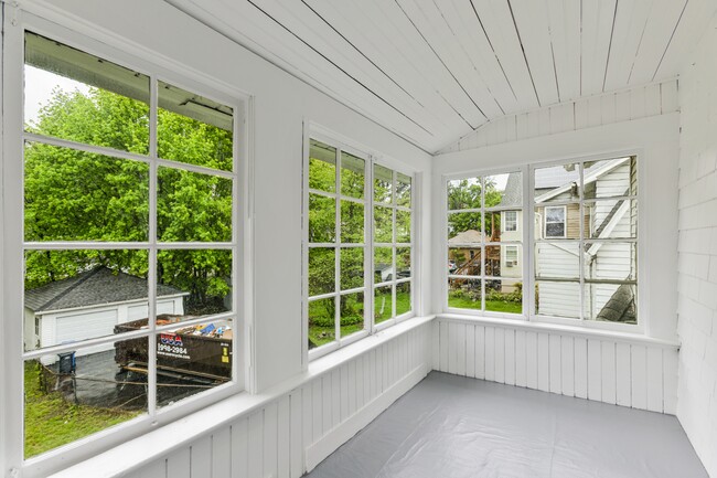 Building Photo - 174 White St