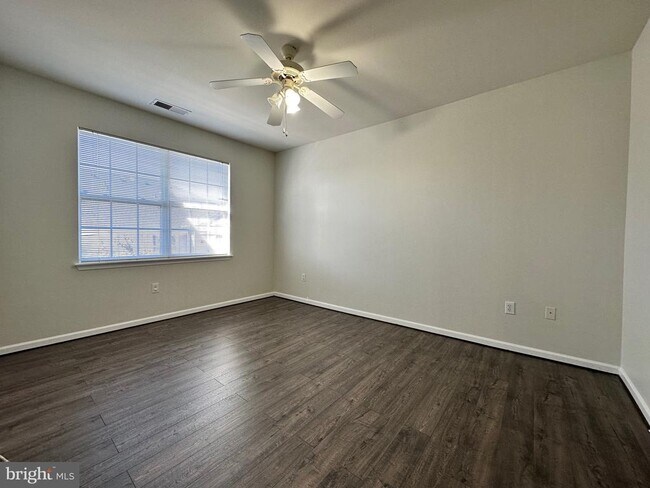 Building Photo - 12925 Centre Park Cir