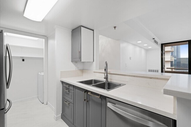 Building Photo - 3525 Sage Rd