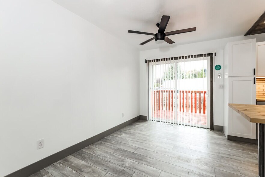 Building Photo - 6754 Clernates Dr