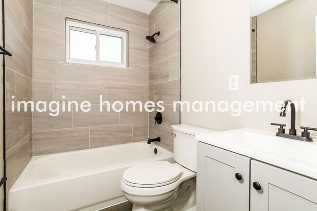 Building Photo - Pet-Friendly 3 Bedroom Home in Cincinnati!