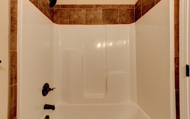 Building Photo - Fairview Lane