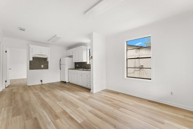 Building Photo - 610 Mcnabb St