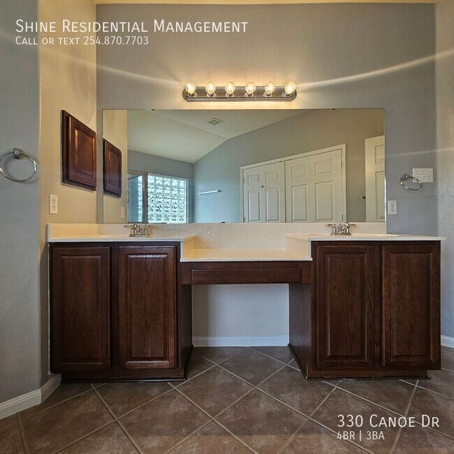 Building Photo - 330 Canoe Dr