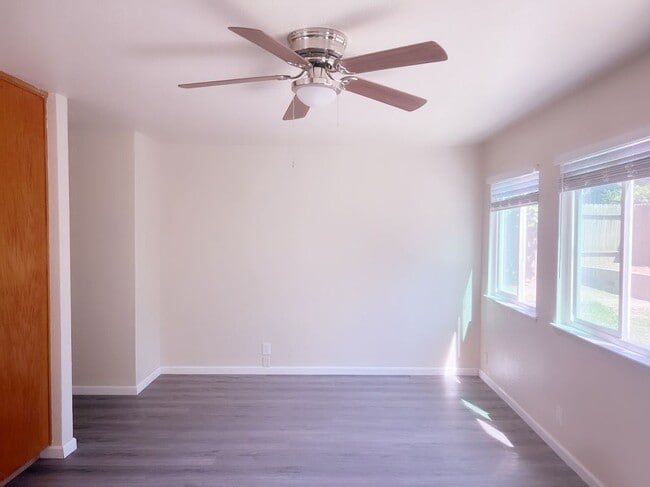 Building Photo - 9528 Mirandy Dr