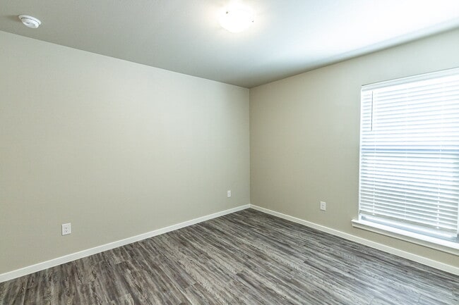 Building Photo - "Charming 3-Bed, 2-Bath Haven with 1,615 Sq Ft in Lubbock's Cozy Kirksey Avenue!" Half off first ...