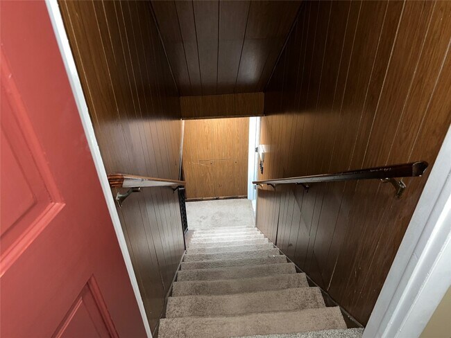 Building Photo - 2444 Rhonda Dr