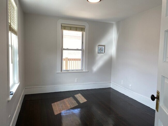 Building Photo - 33 Wabon St