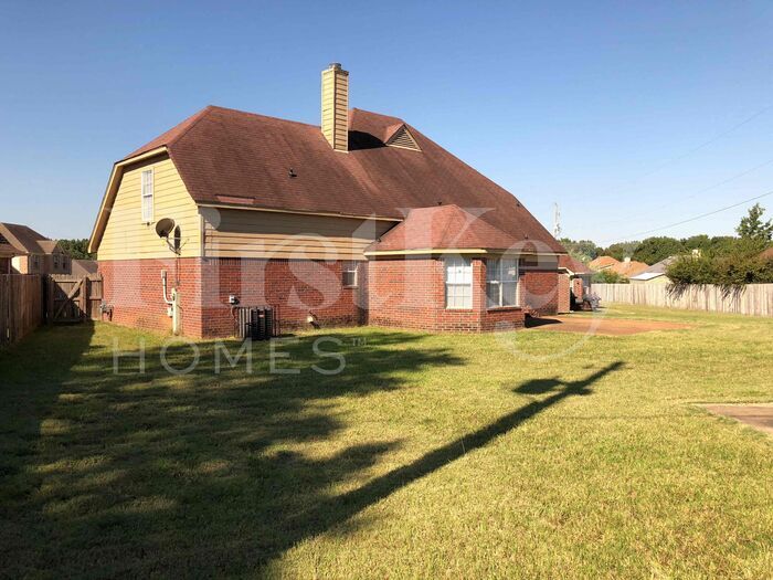 Building Photo - 7678 Breeze Wood Cove