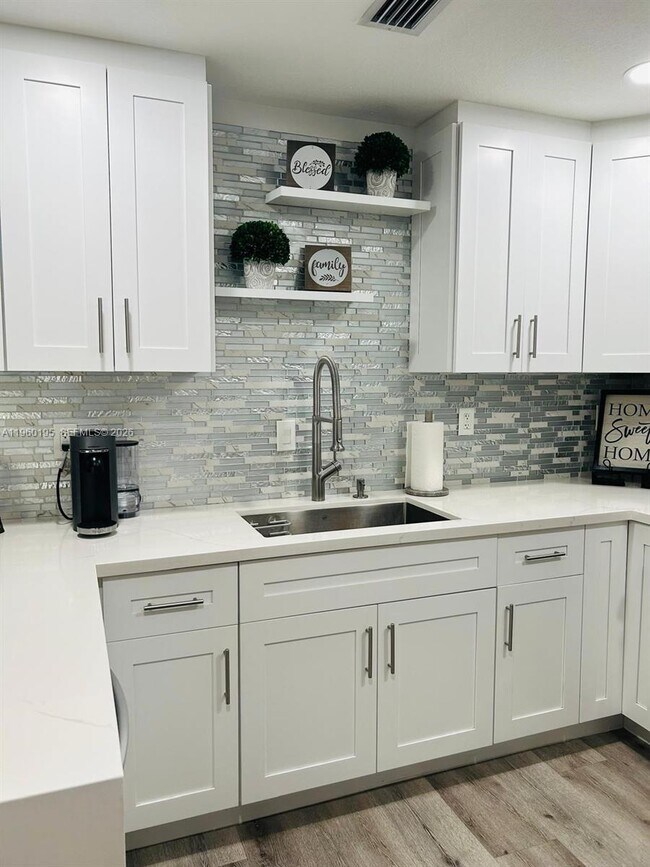 Building Photo - 7039 SW 115th Pl