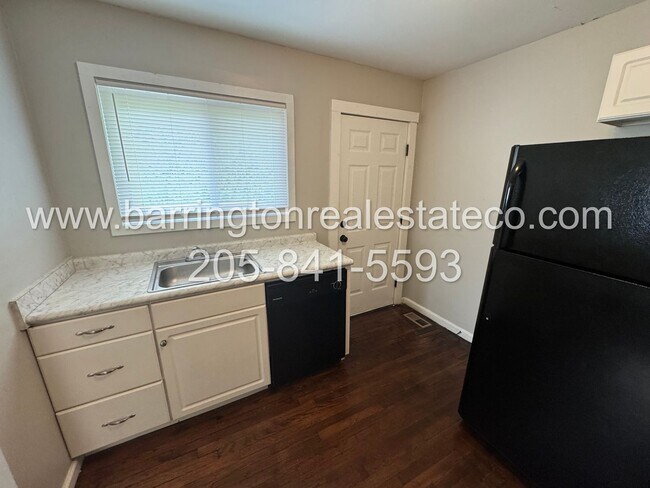 Building Photo - 2856 Valley View Cir