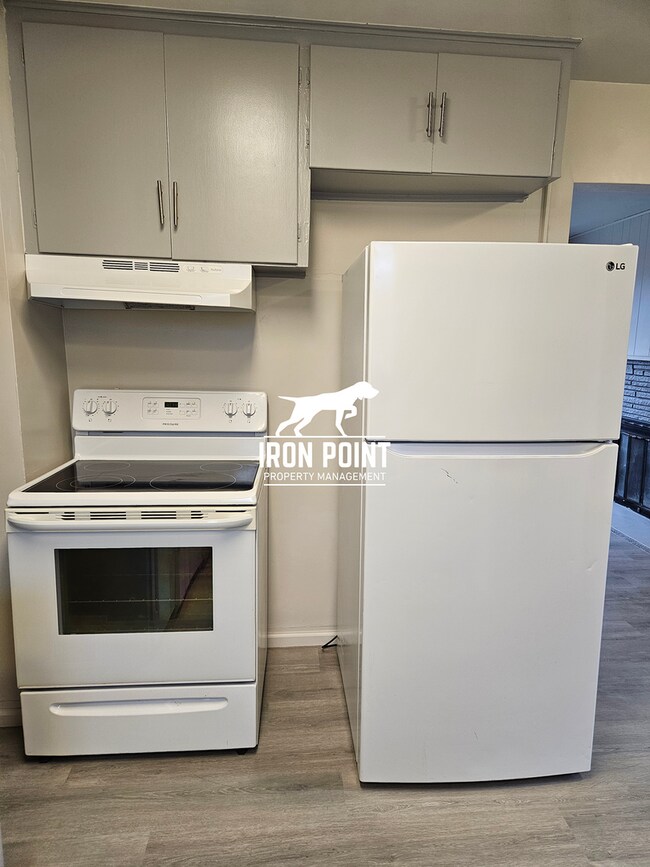 Building Photo - Move-in Special-Renovated 3bed/2bath home w/gas fireplace, garage, near downtown Caldwell.