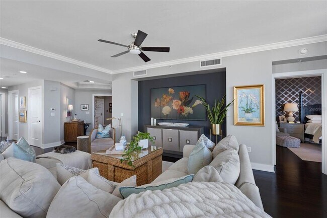 Building Photo - 5823 Bowen Daniel Dr