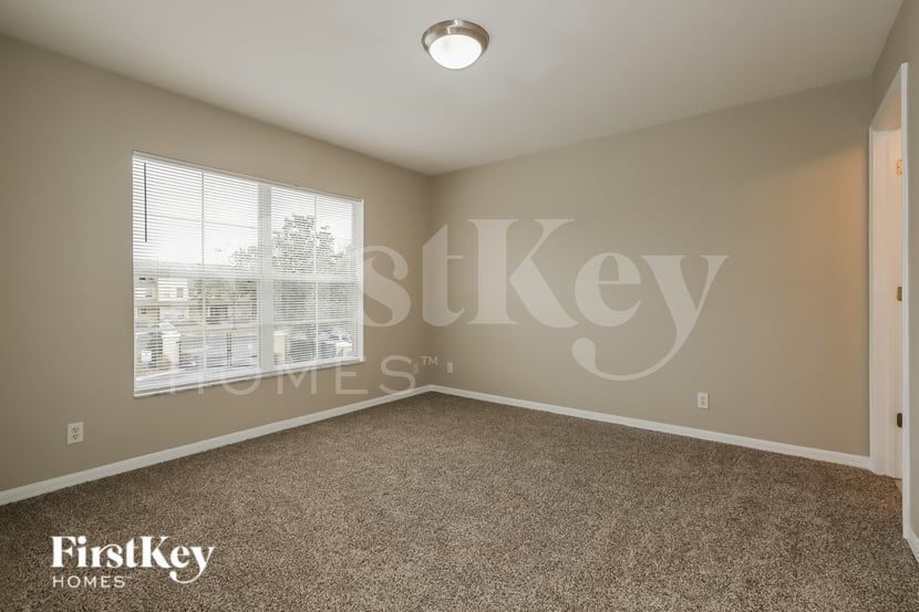 Building Photo - 228 Drawbridge Ln