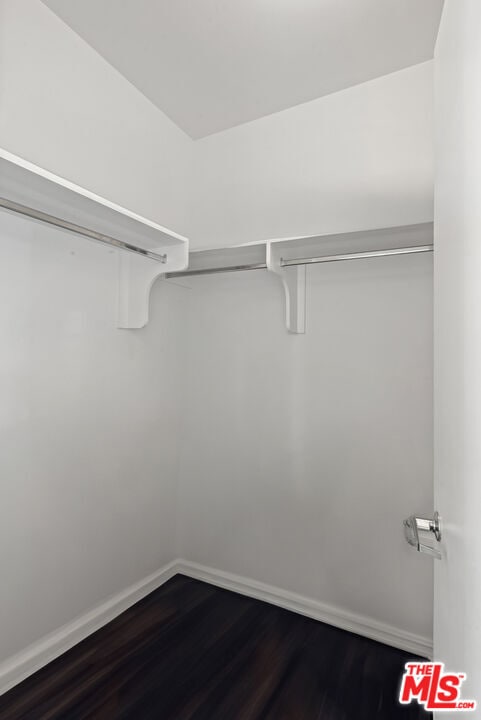 Building Photo - 746 S Los Angeles St