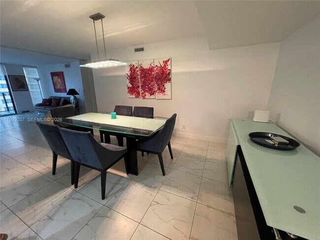 Building Photo - 2301 S Ocean Dr