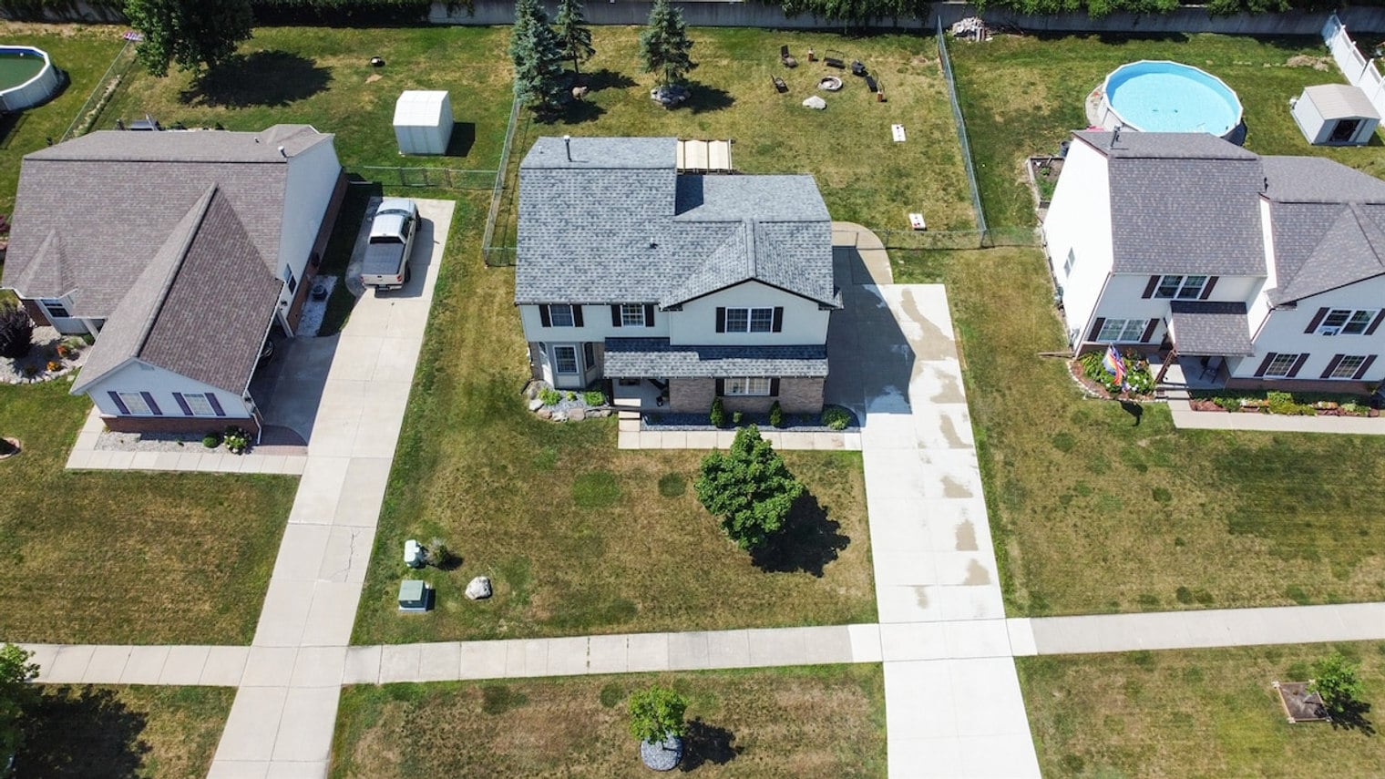 Building Photo - 51897 Huntley Ave