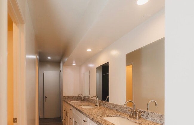 Building Photo - 1050 Foothill Blvd