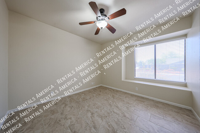 Building Photo - 8768 W Berridge Ln