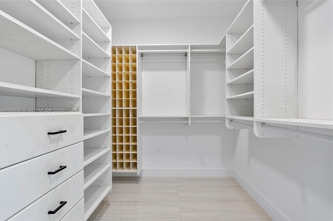 Building Photo - 21301 NE 38th Ave