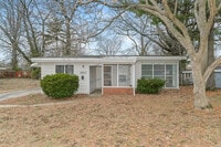 Building Photo - 6827 Woodhurst Dr