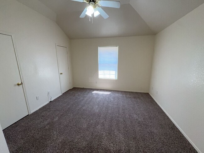 Building Photo - 4500 Deek Dr
