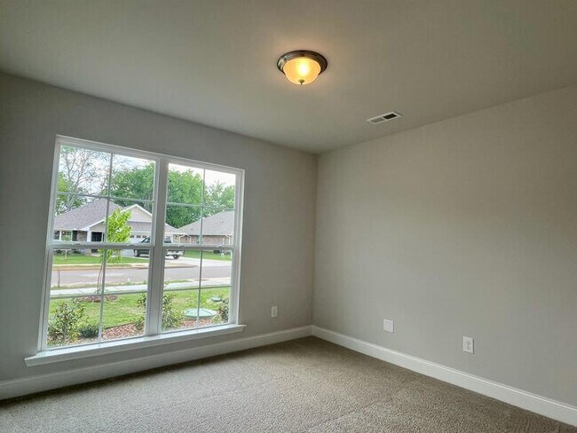 Building Photo - 108 Bingham Wy