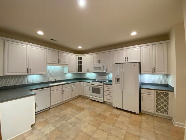 Building Photo - 4700 Ludwell Branch Ct