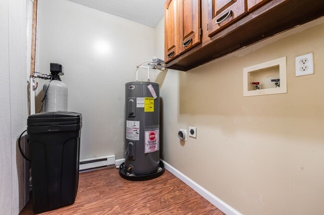 Building Photo - Spacious Cambridge City Home