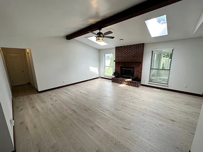 Building Photo - 10437 Cable Ave