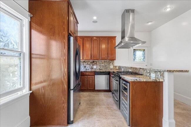 Building Photo - 1089 Park Ave