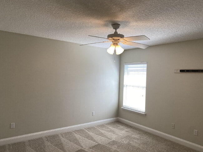 Building Photo - 9533 Maidstone Mill Dr W