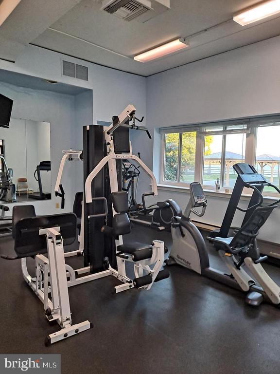 Building Photo - 44303 Delaire Landing Rd