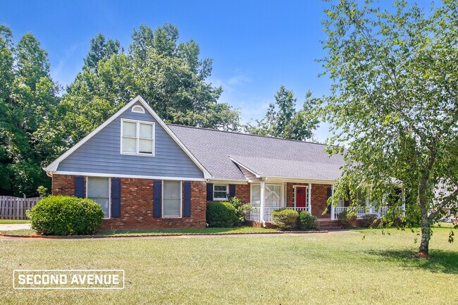 Building Photo - 4830 Thornwood Dr
