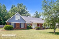 Building Photo - 4830 Thornwood Dr
